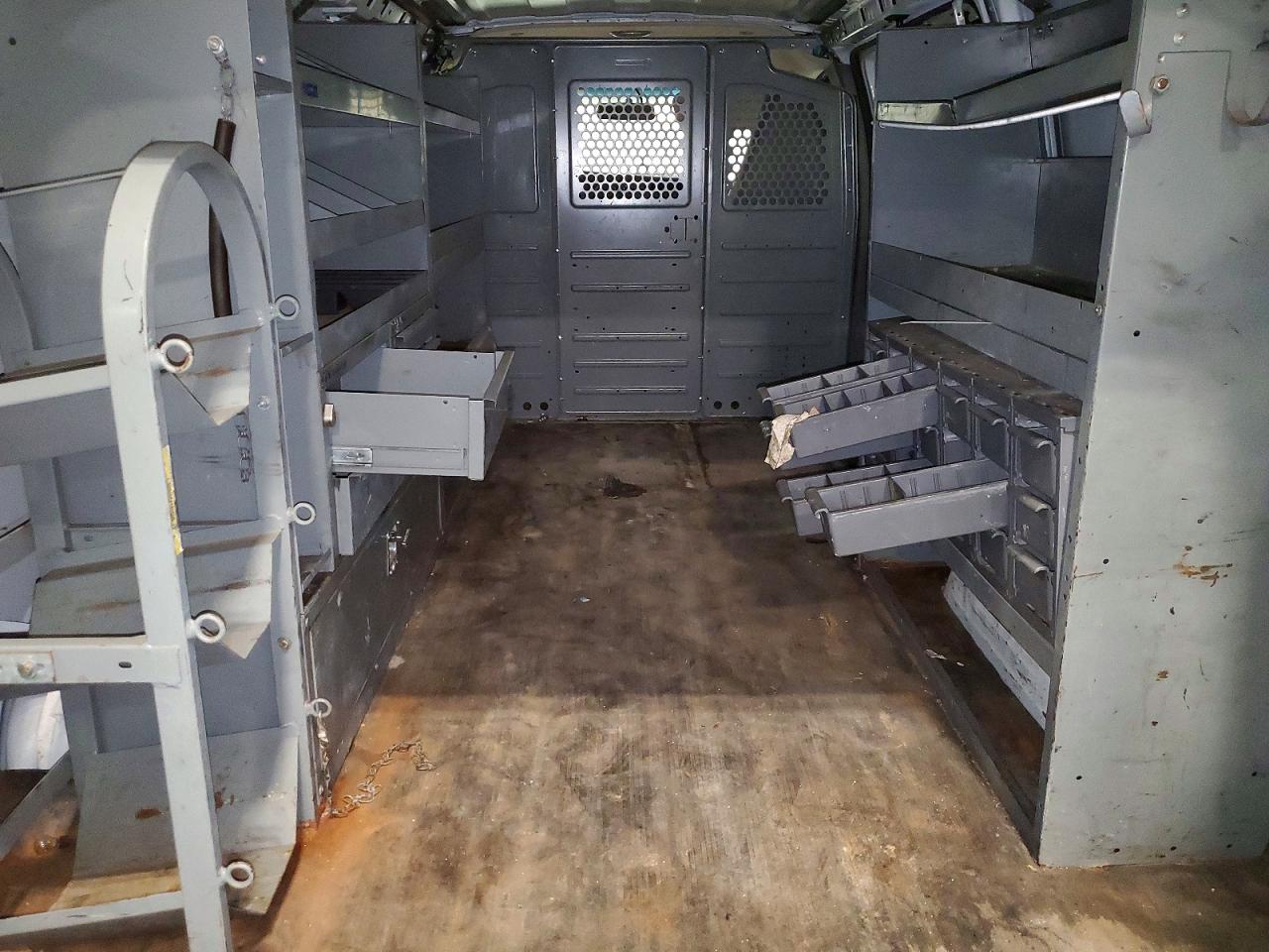 2019 GMC SAVANA G2500 photo 28