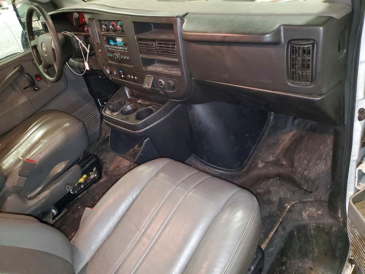2019 GMC SAVANA G2500 photo 22