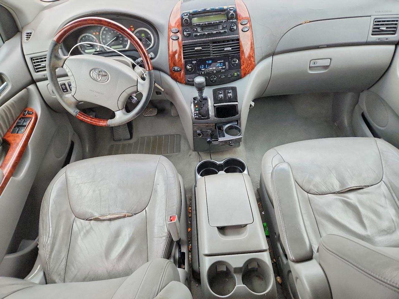 2004 TOYOTA SIENNA XLE LIMITED 7 PASSENGER photo 8