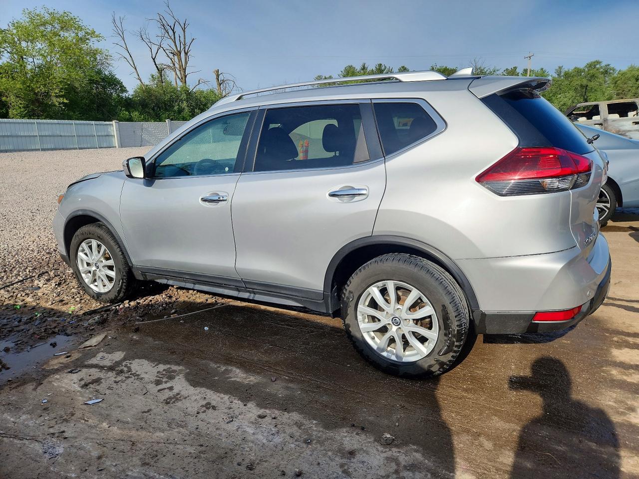 2020 NISSAN ROGUE SV photo 3