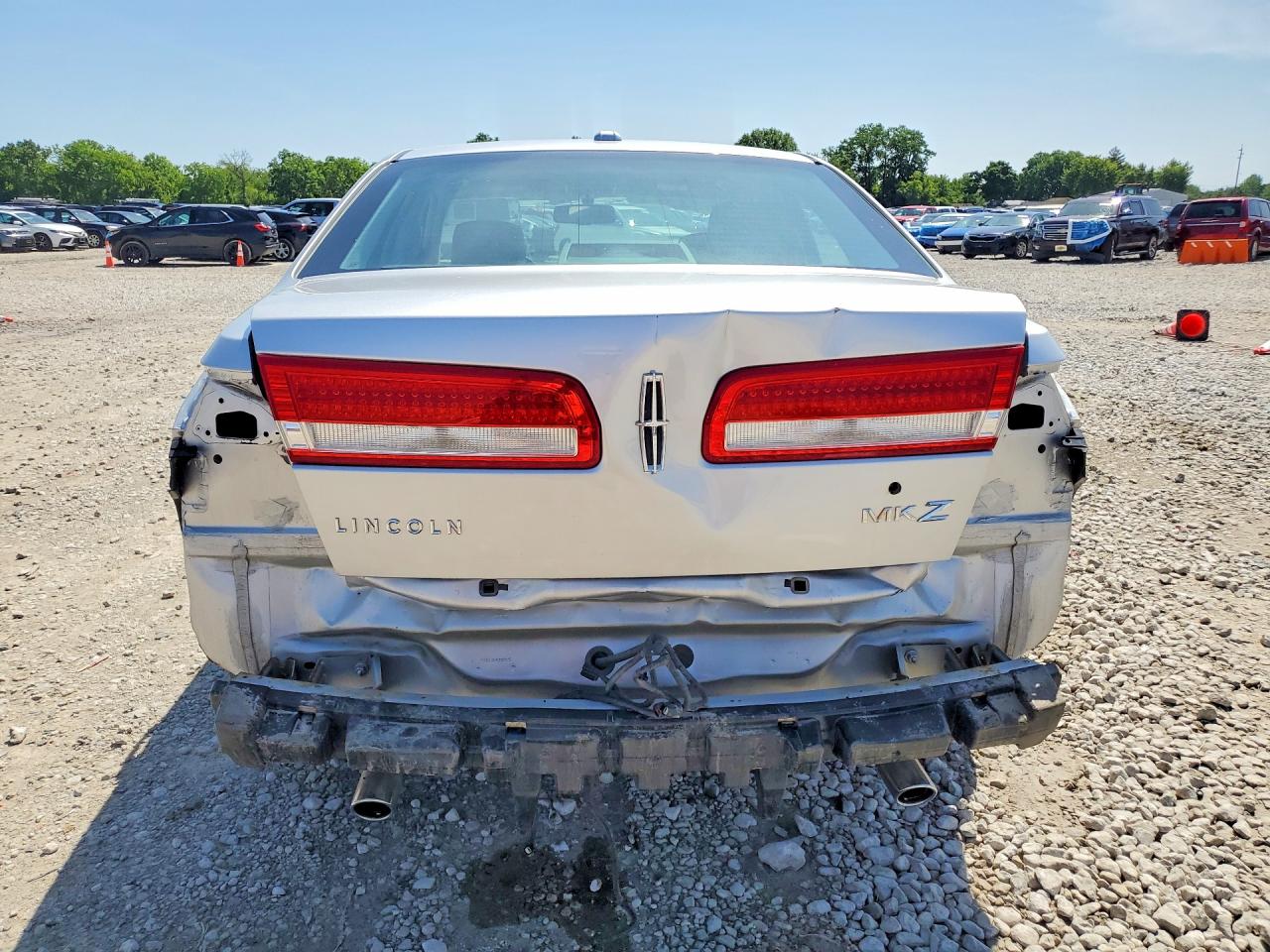 2011 LINCOLN MKZ photo 16