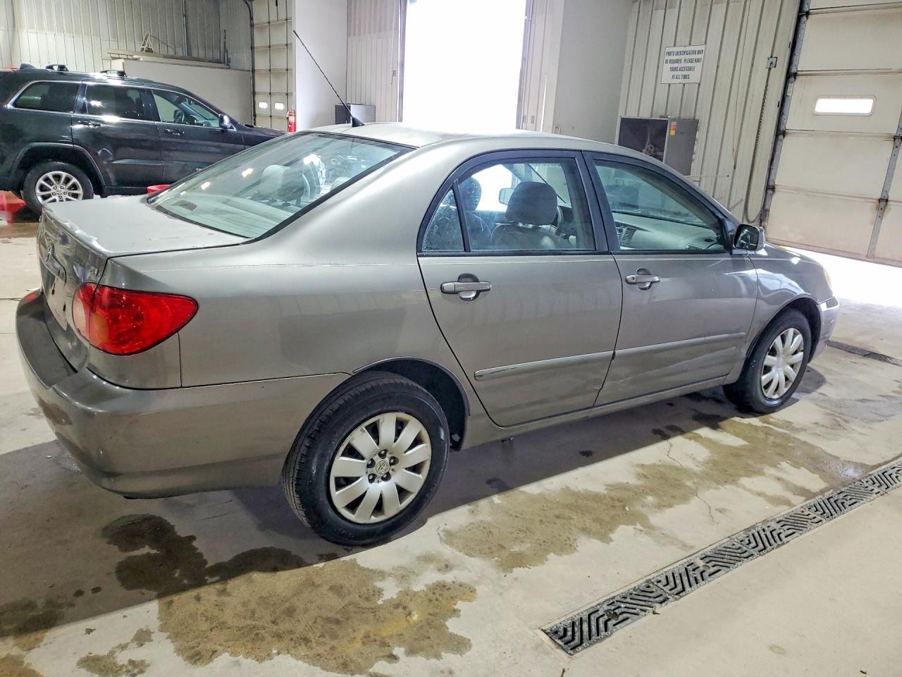 2004 TOYOTA COROLLA LE photo 7