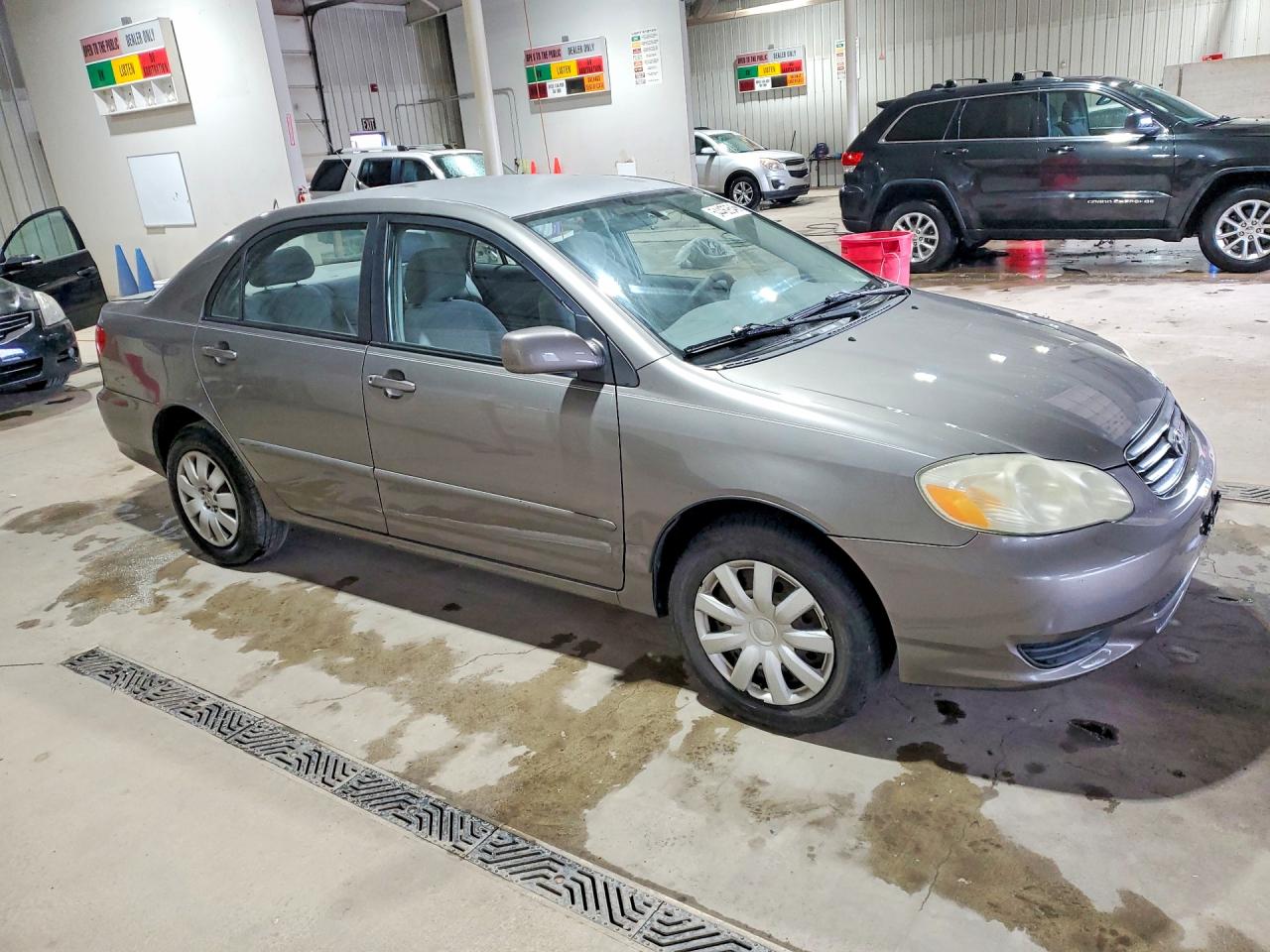 2004 TOYOTA COROLLA LE photo 10