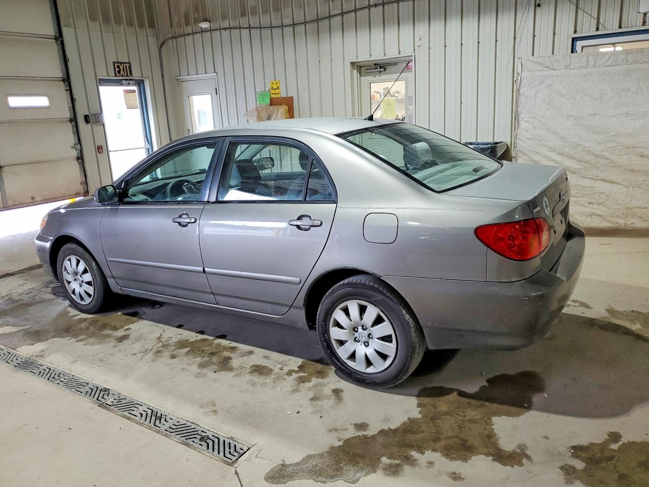 2004 TOYOTA COROLLA LE photo 4