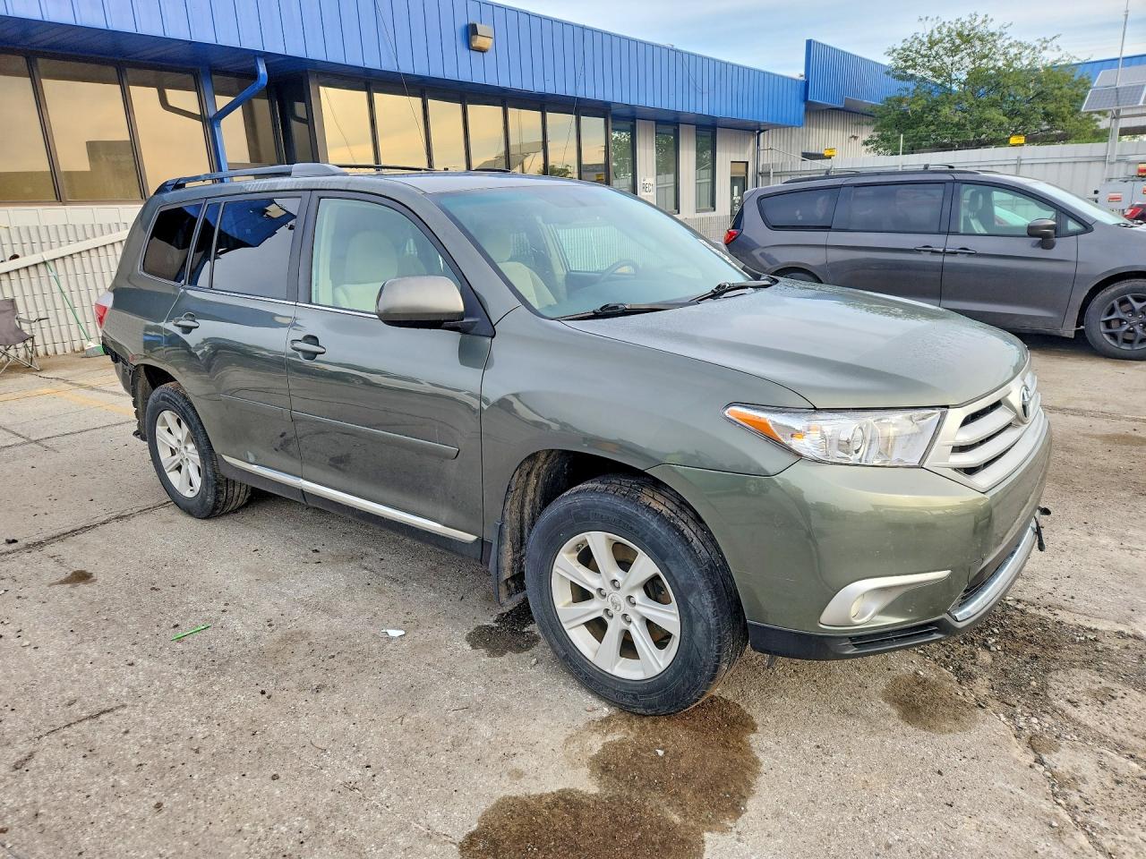 2012 TOYOTA HIGHLANDER BASE photo 4