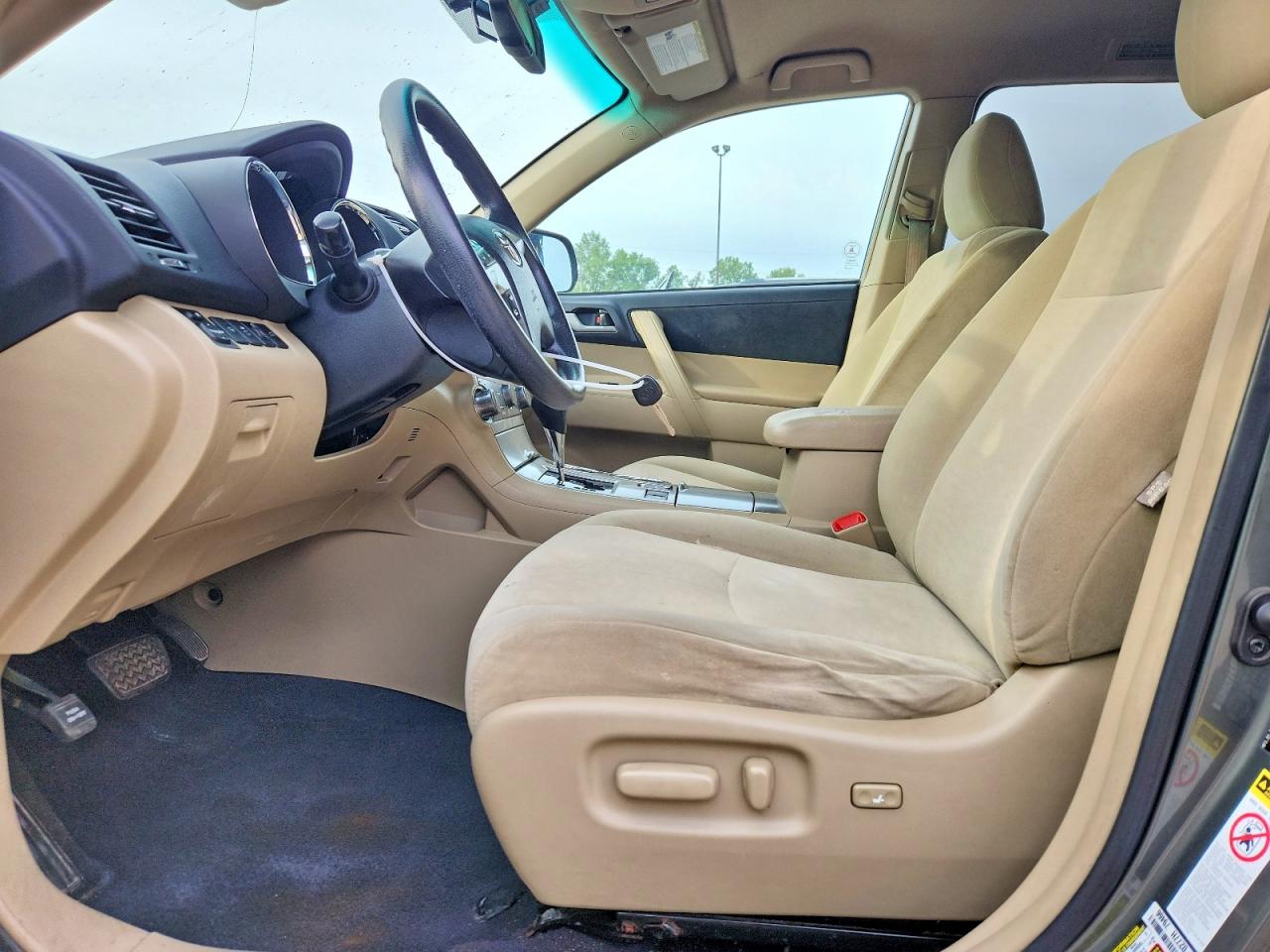 2012 TOYOTA HIGHLANDER BASE photo 7