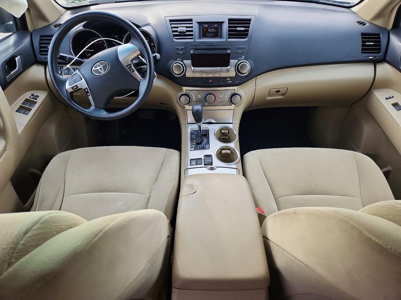 2012 TOYOTA HIGHLANDER BASE photo 8