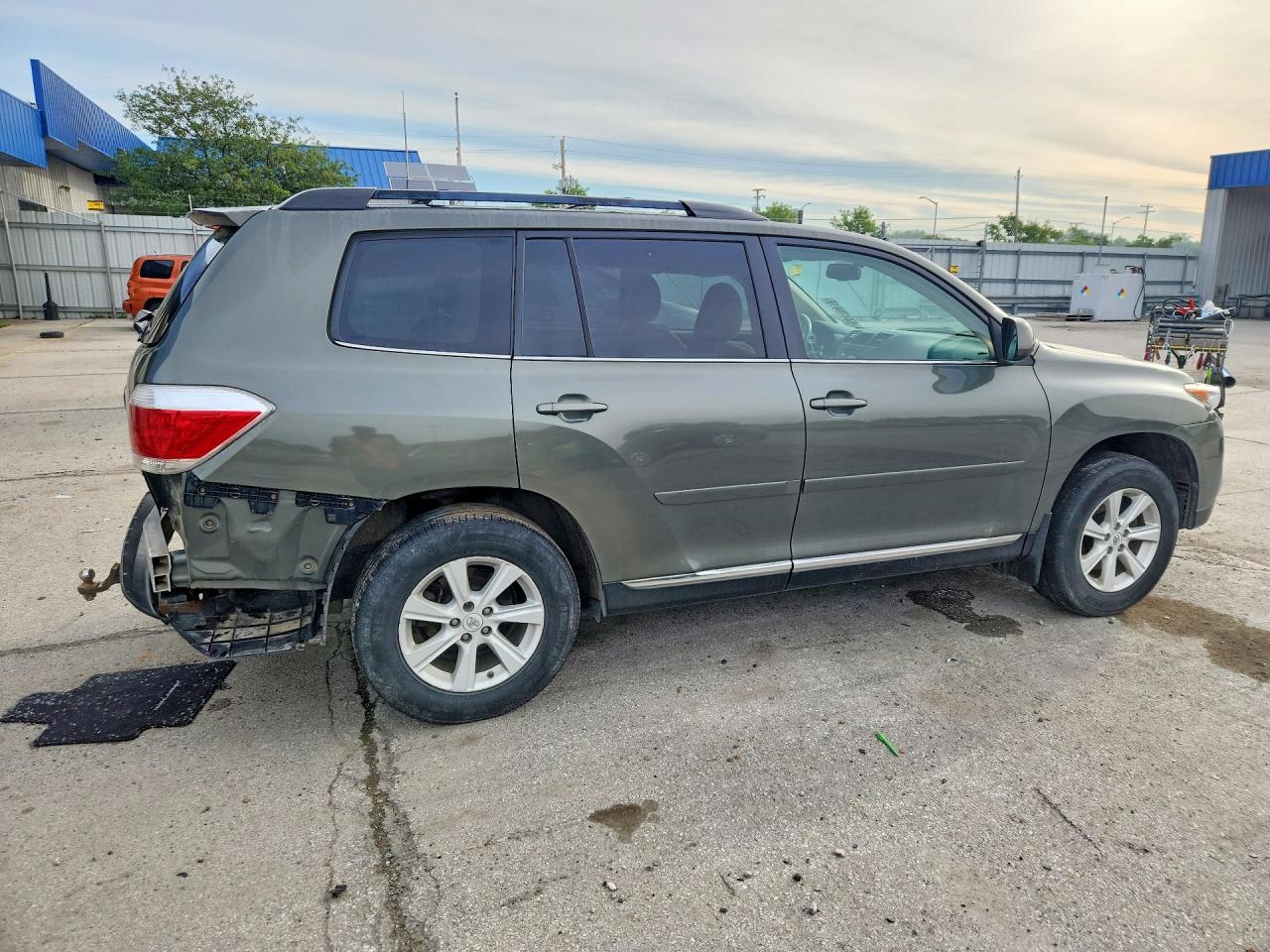 2012 TOYOTA HIGHLANDER BASE photo 3