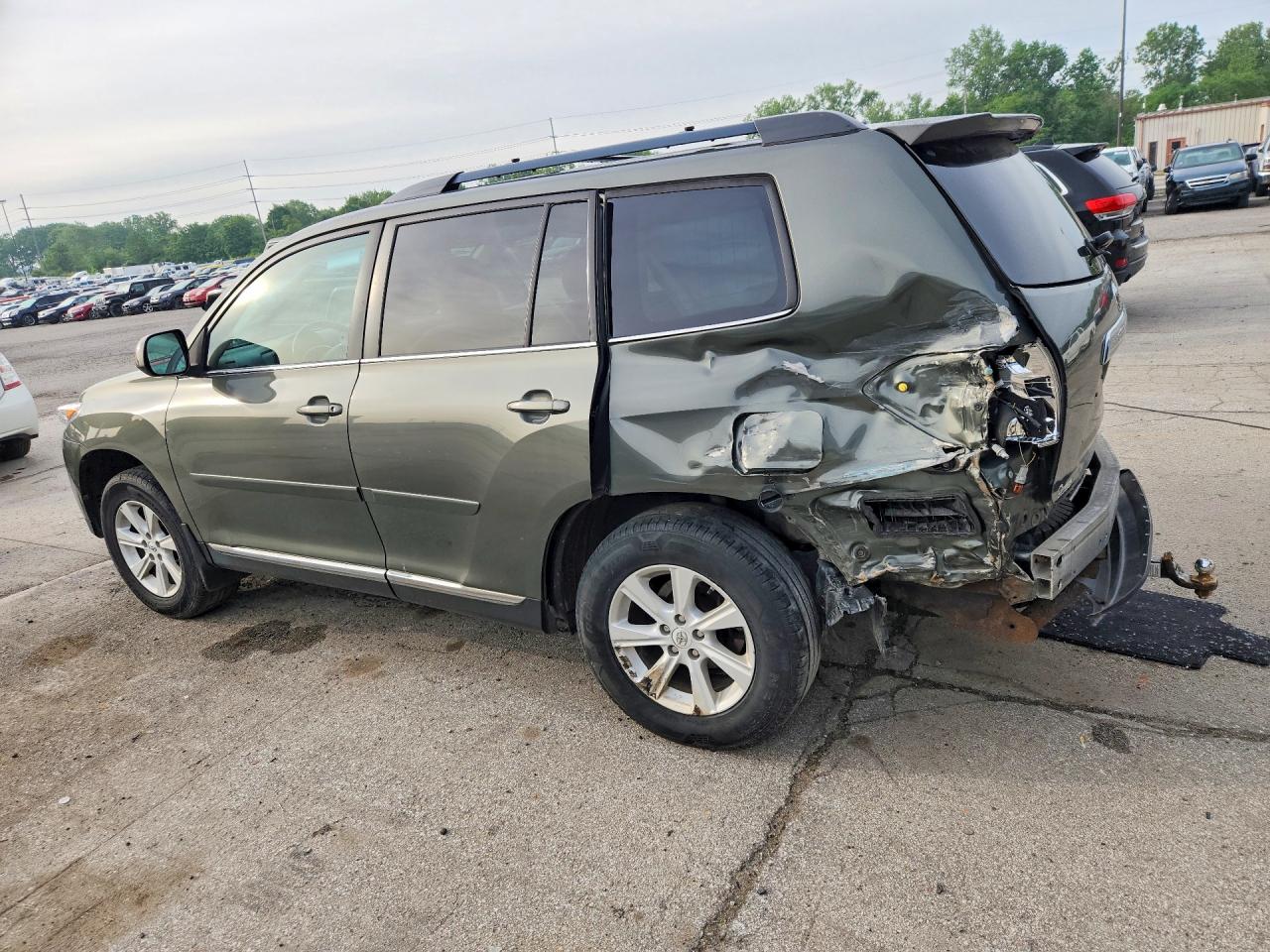 2012 TOYOTA HIGHLANDER BASE photo 2
