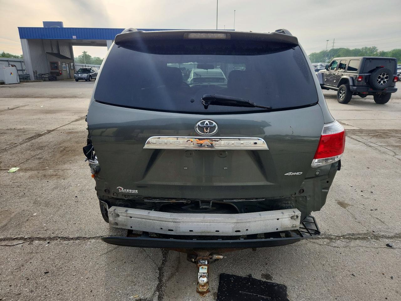 2012 TOYOTA HIGHLANDER BASE photo 6