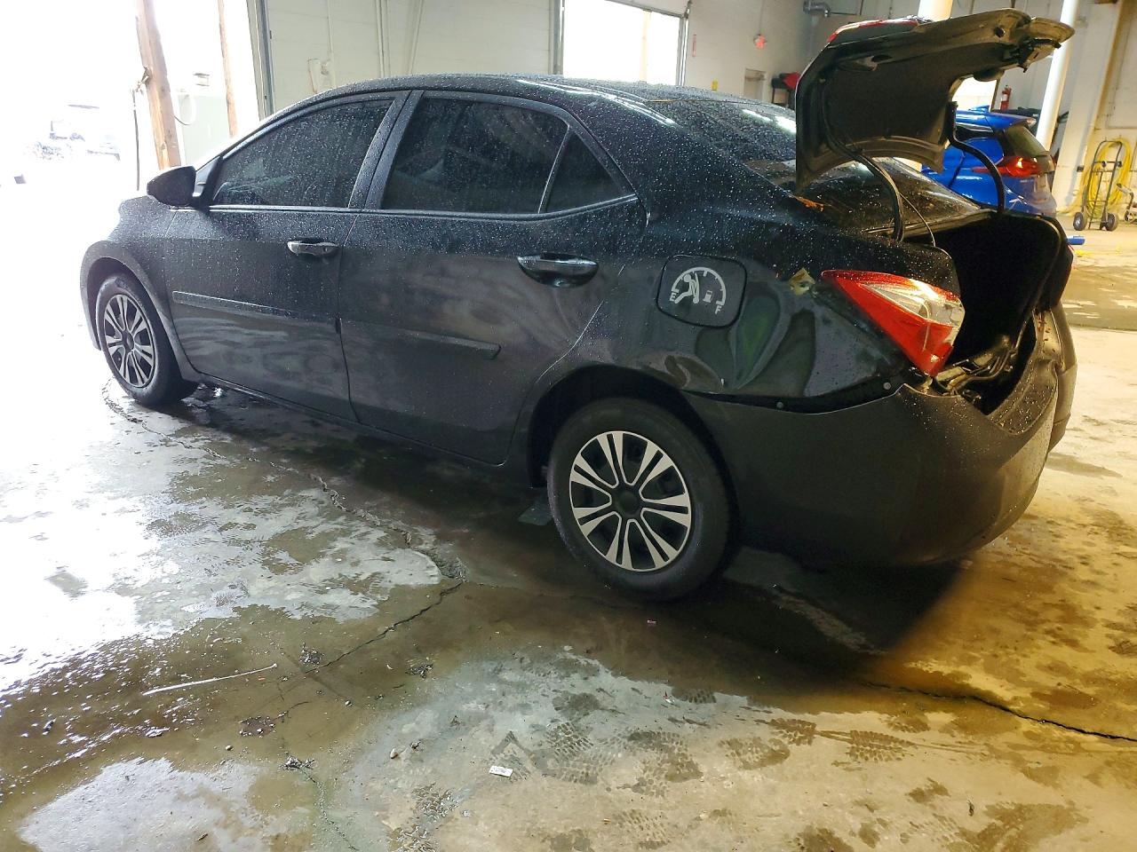 2014 TOYOTA COROLLA L photo 3