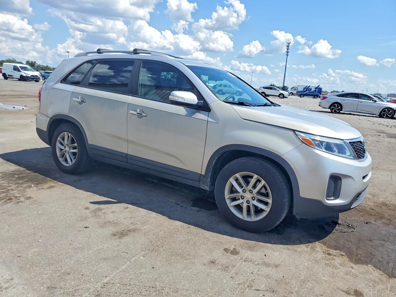 2014 KIA SORENTO LX photo 10