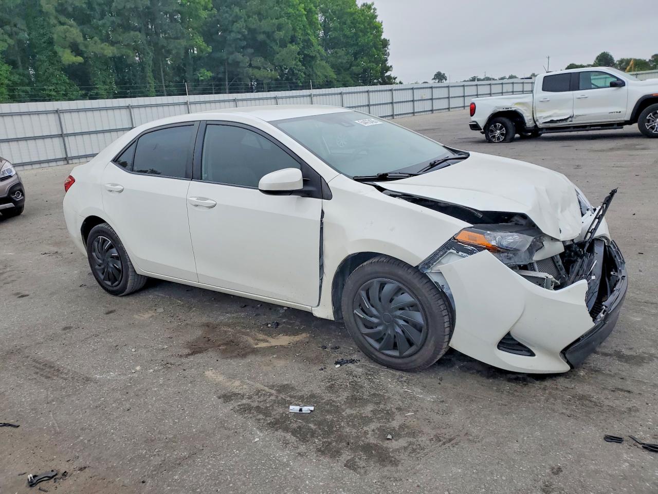 2017 TOYOTA COROLLA LE photo 7