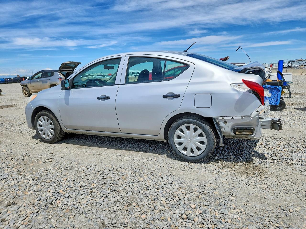 2012 NISSAN VERSA photo 2