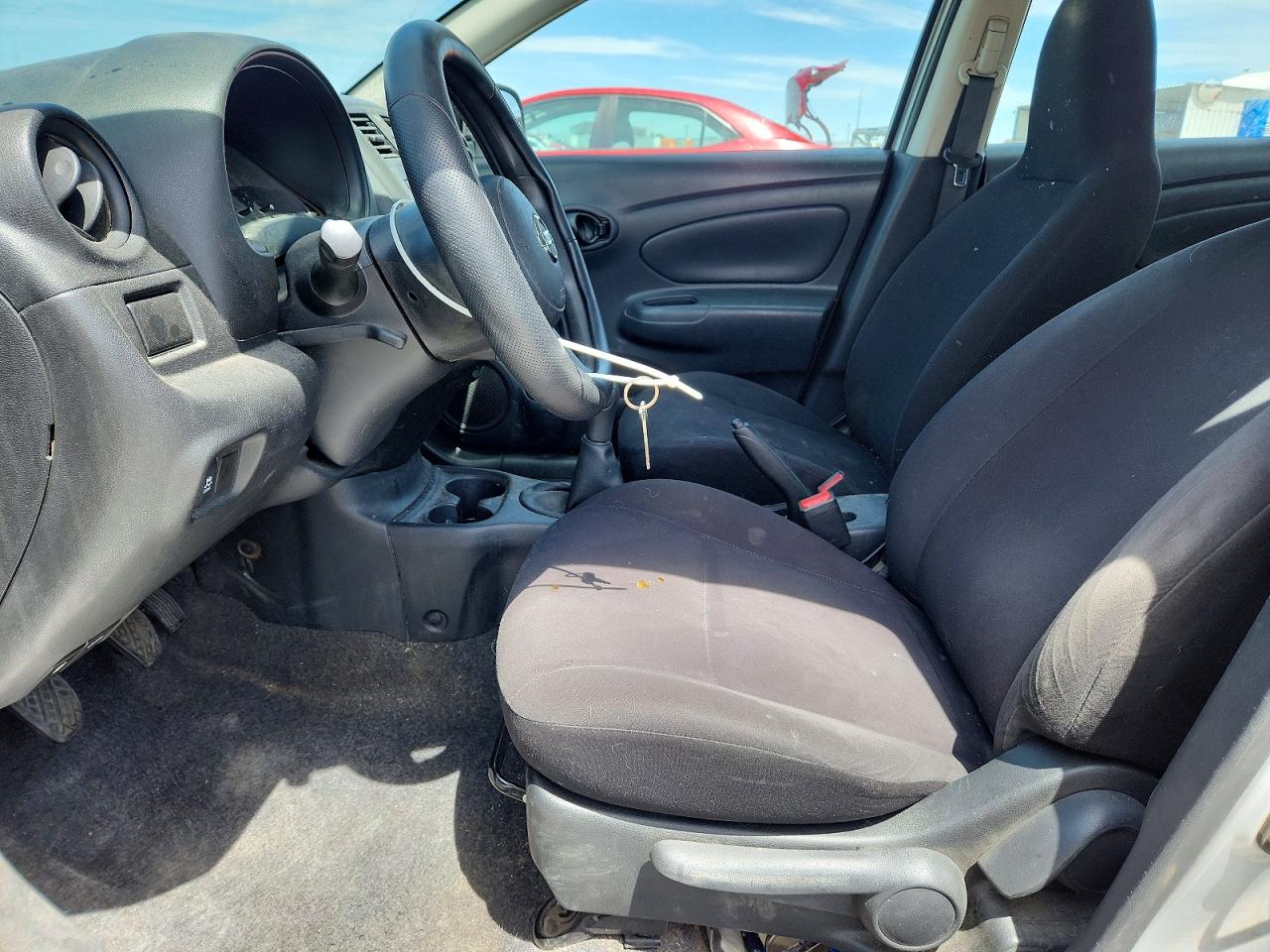 2012 NISSAN VERSA photo 7
