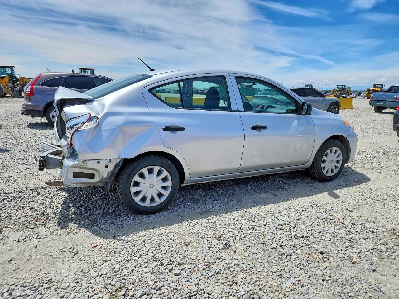 2012 NISSAN VERSA photo 3