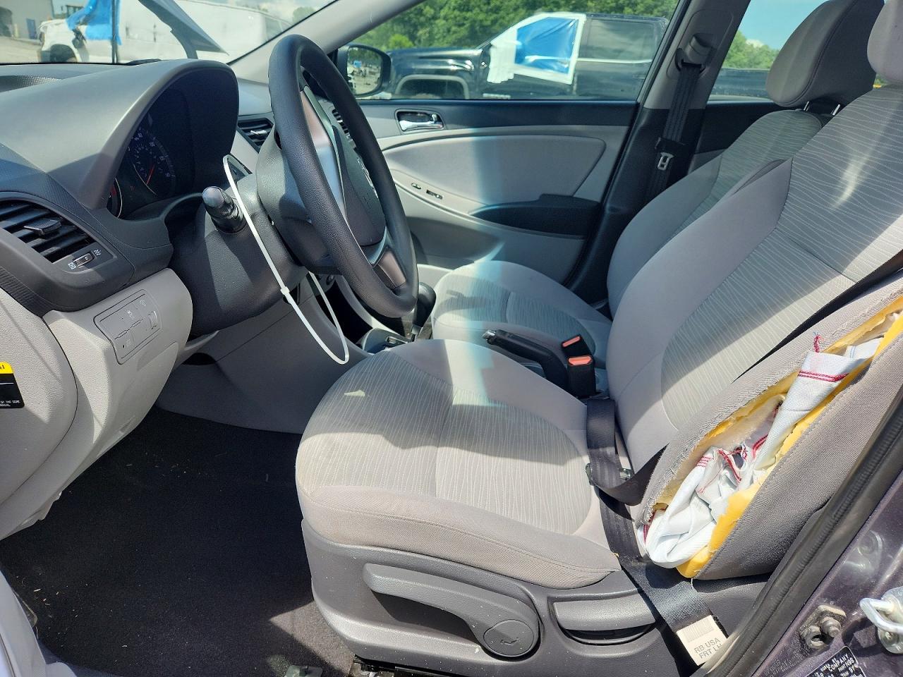 2016 HYUNDAI ACCENT photo 19