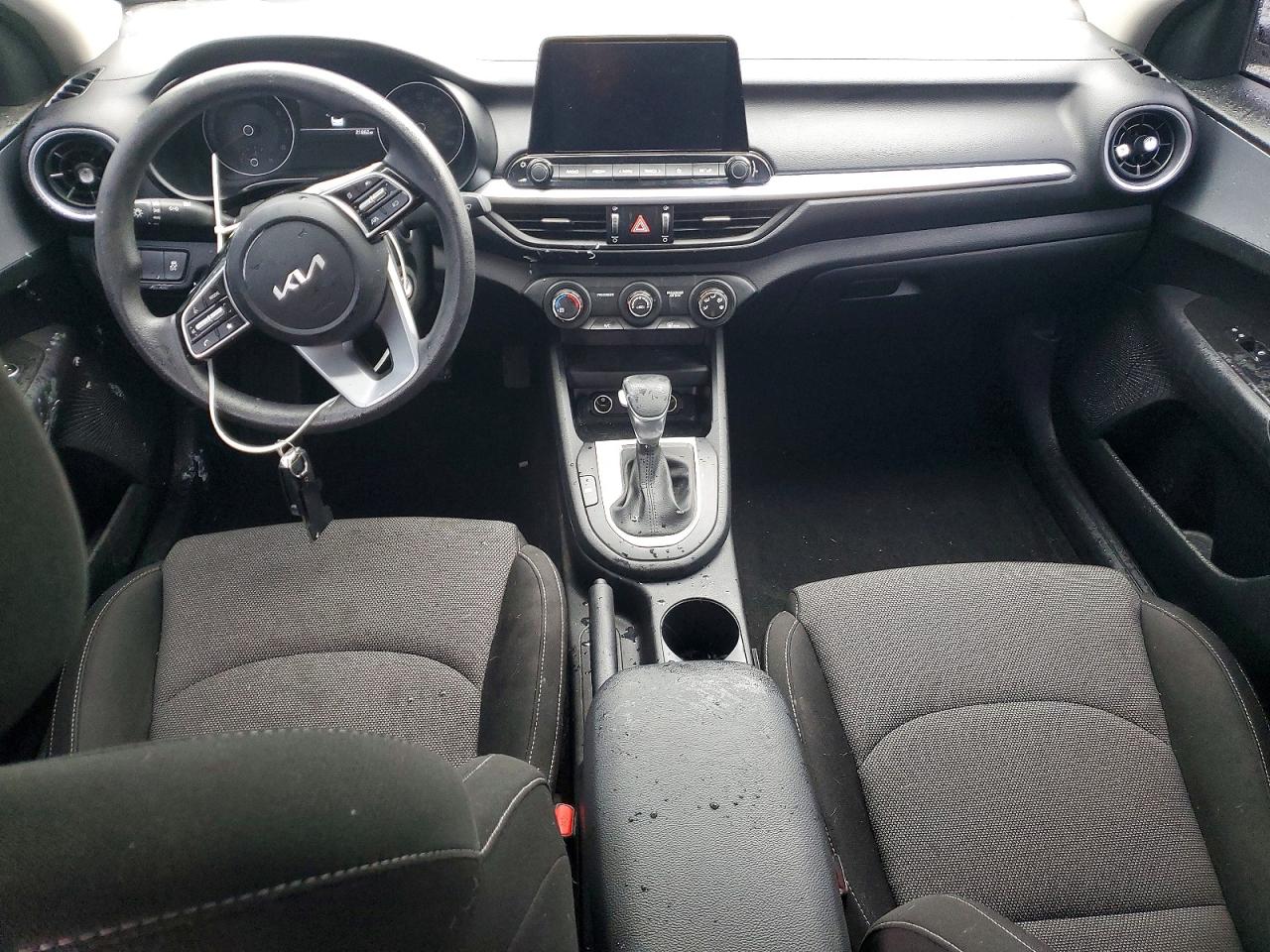 2023 KIA FORTE LXS photo 8