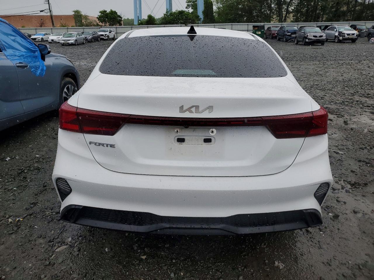 2023 KIA FORTE LXS photo 6