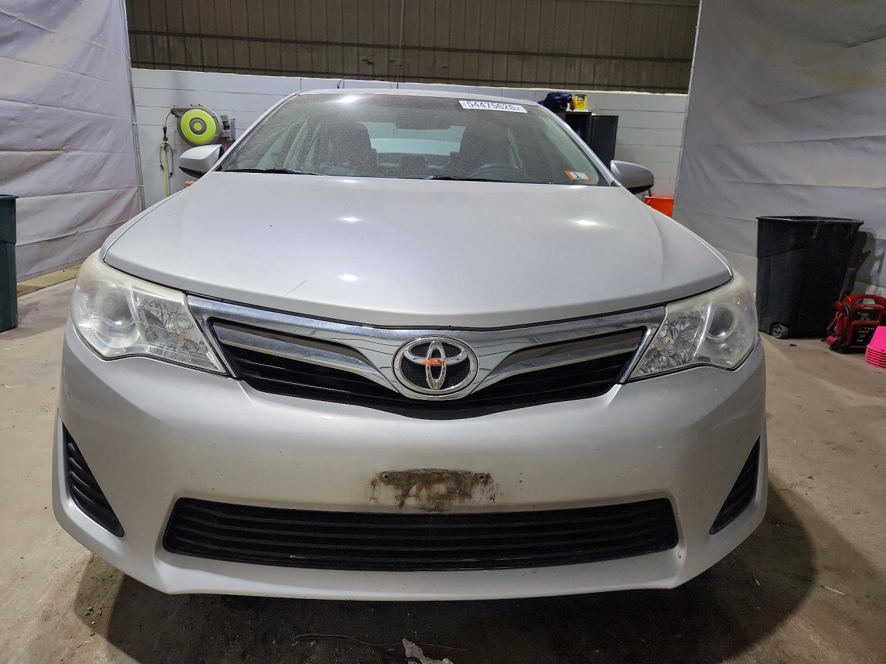 2014 TOYOTA CAMRY LE photo 9