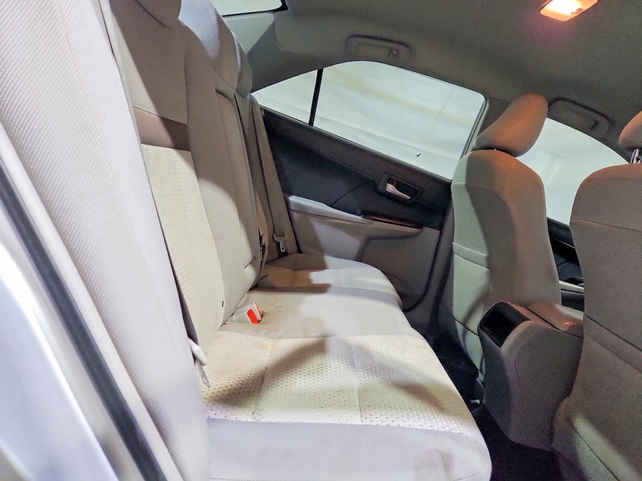2014 TOYOTA CAMRY LE photo 19
