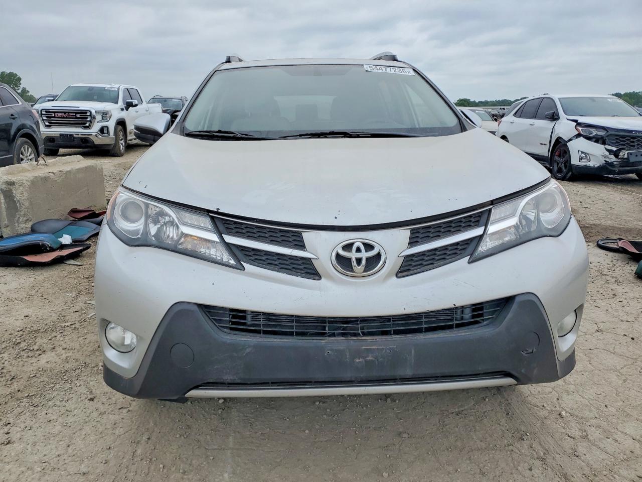 2015 TOYOTA RAV4 XLE photo 5