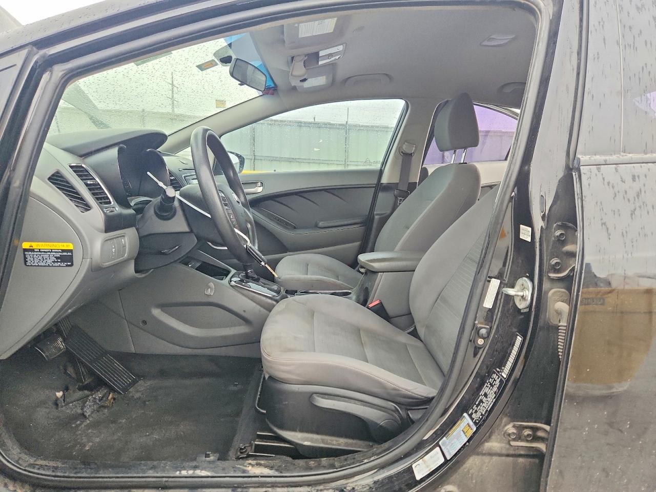 2017 KIA FORTE LX photo 13