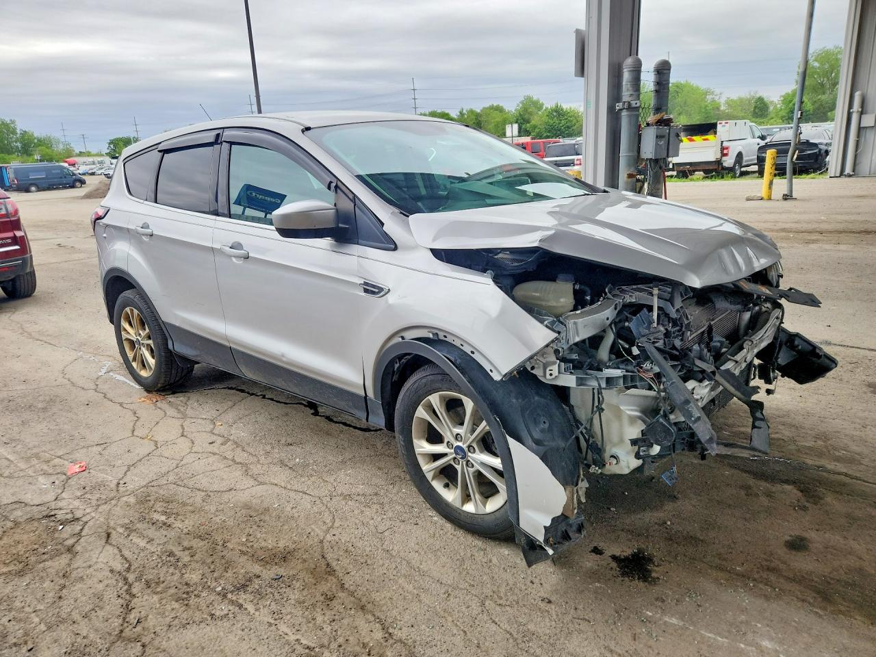 2017 FORD ESCAPE SE photo 4