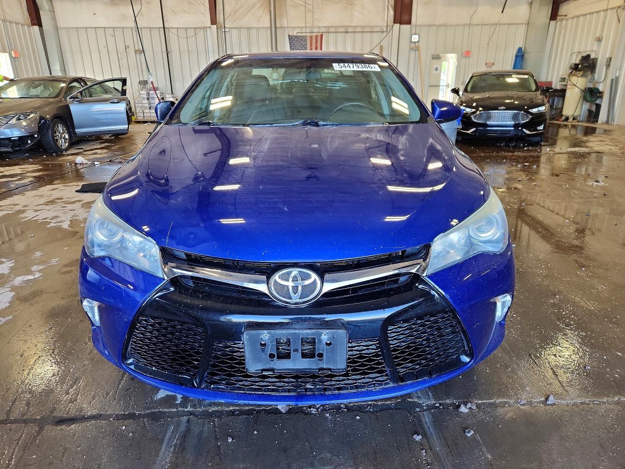 2016 TOYOTA CAMRY SE photo 9