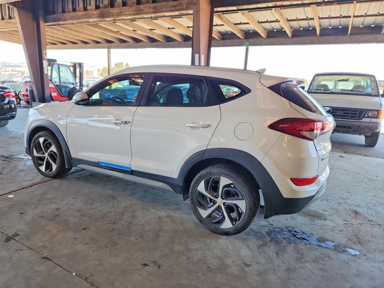 2018 HYUNDAI TUCSON SPORT photo 2