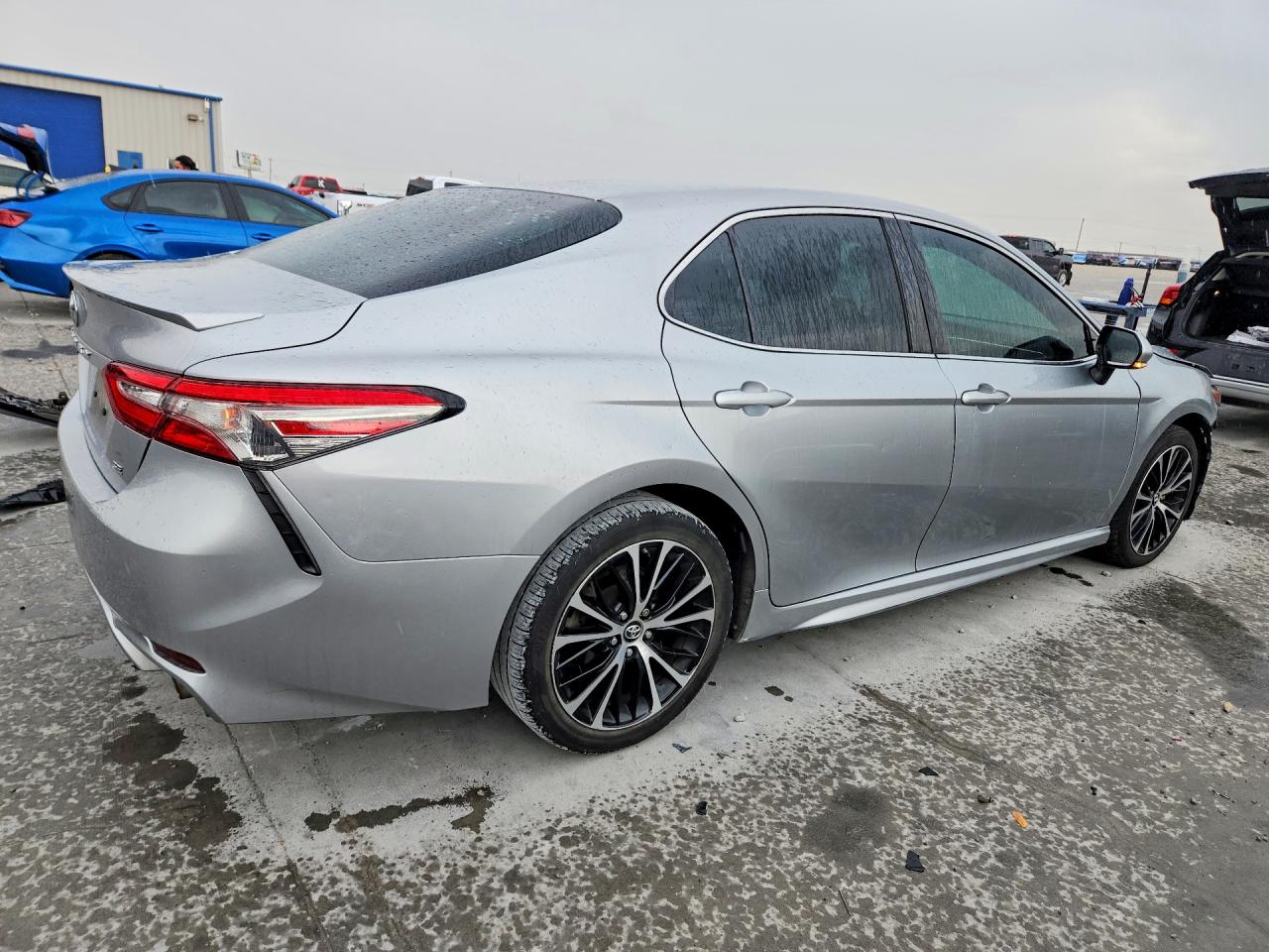 2018 TOYOTA CAMRY SE photo 7