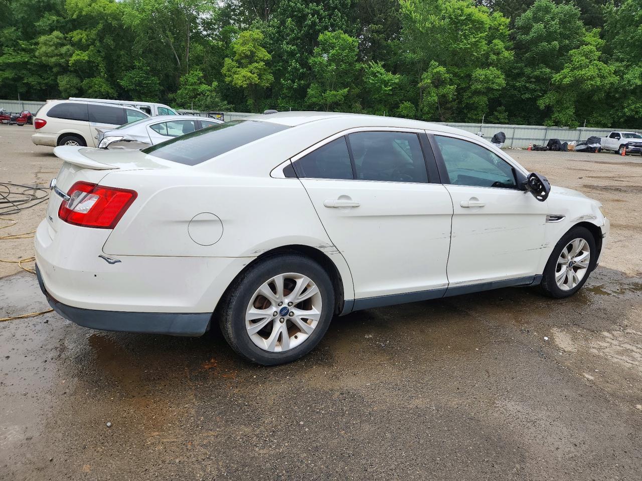 2012 FORD TAURUS SEL photo 3
