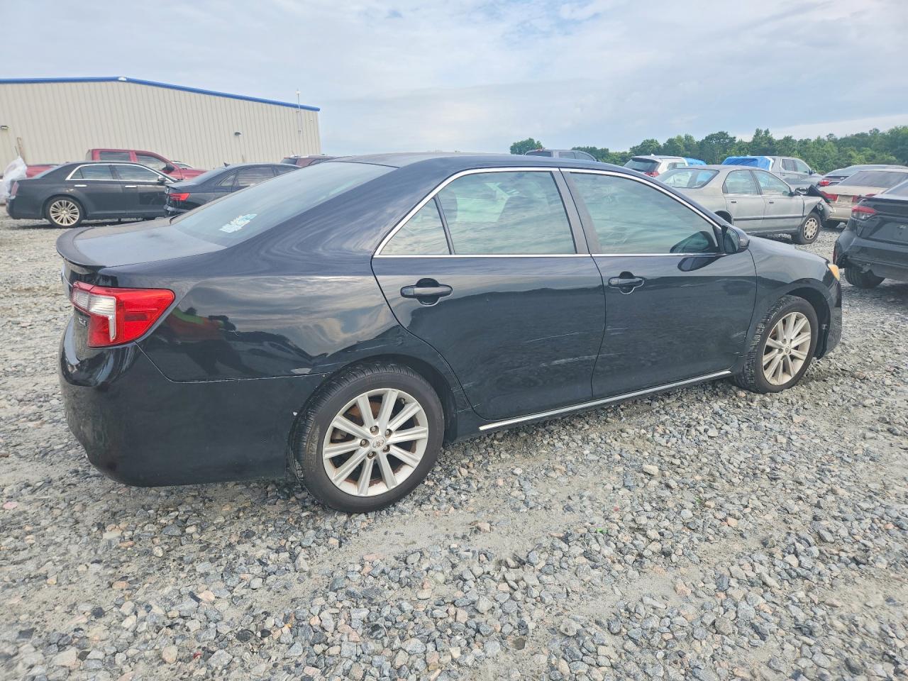 2012 TOYOTA CAMRY XLE photo 5