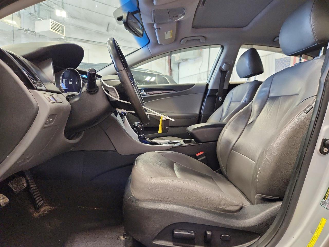2011 HYUNDAI SONATA LIMITED 2.0T photo 13