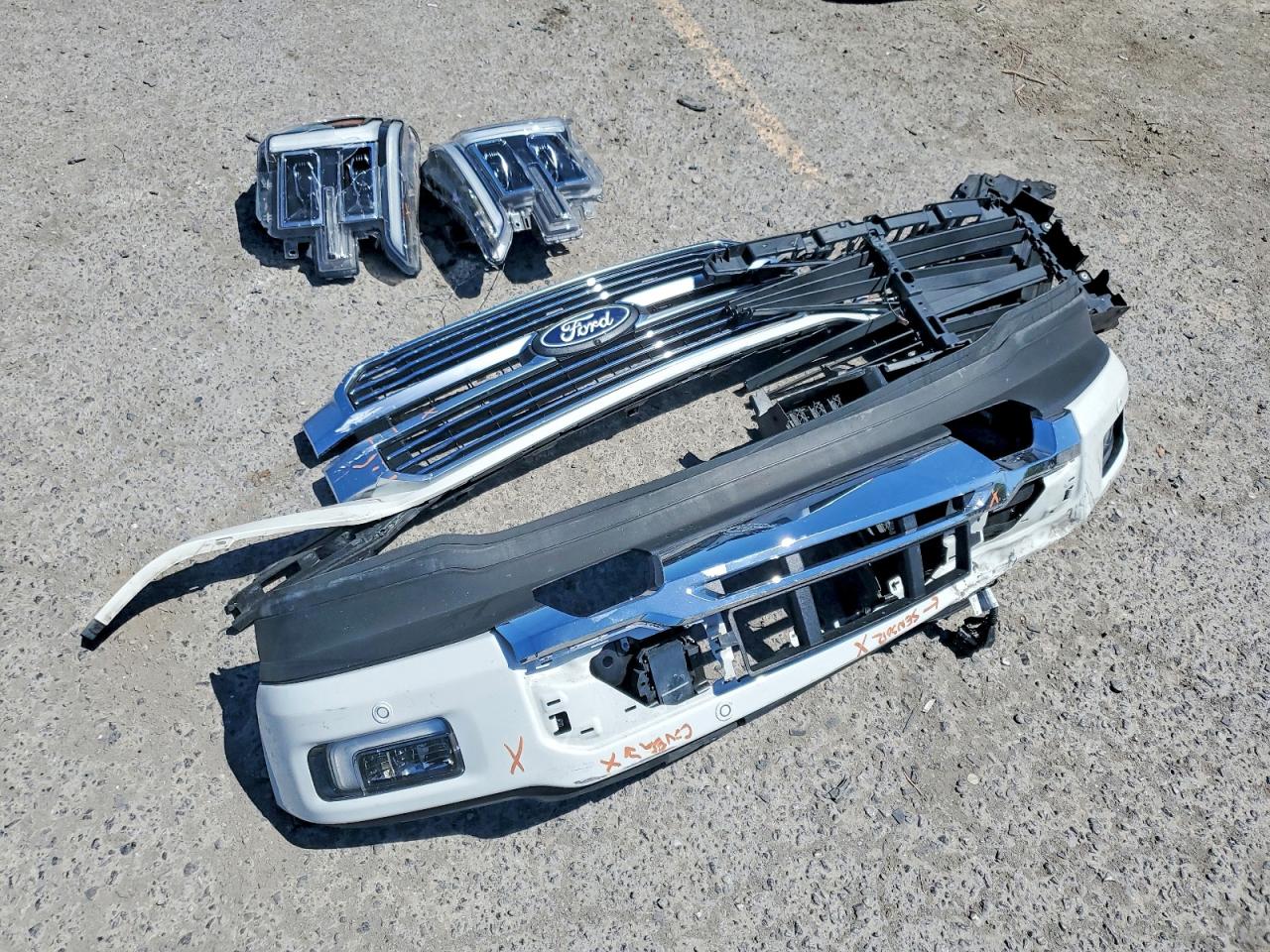 2024 FORD F150 PLATINUM photo 23