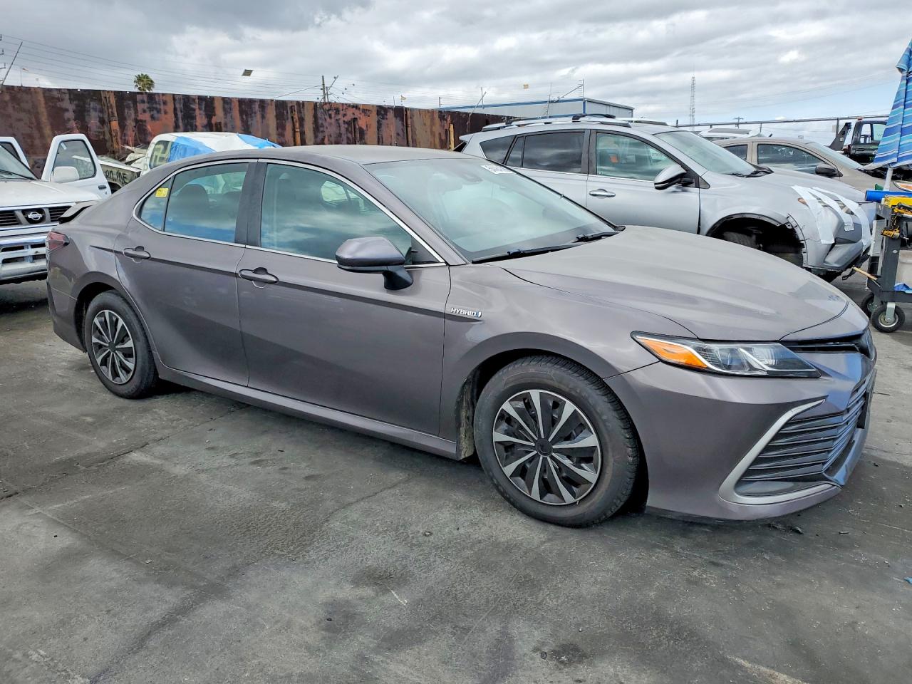 2021 TOYOTA CAMRY LE photo 10
