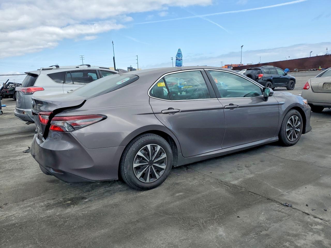 2021 TOYOTA CAMRY LE photo 7