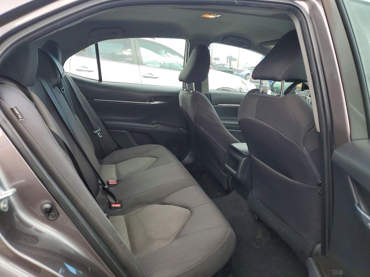 2021 TOYOTA CAMRY LE photo 28