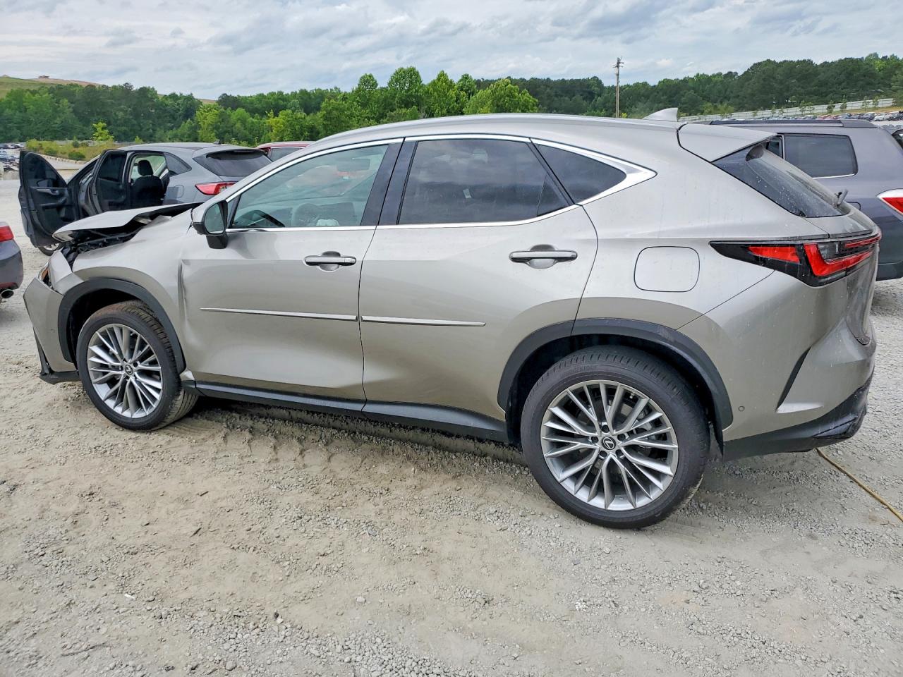 2023 LEXUS NX 350H photo 3