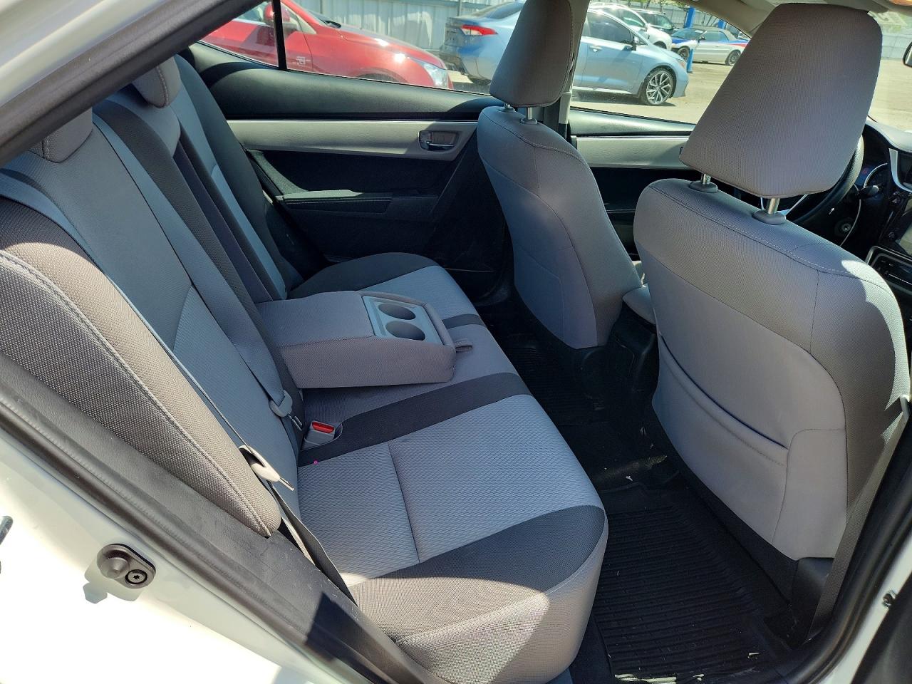2017 TOYOTA COROLLA LE photo 19