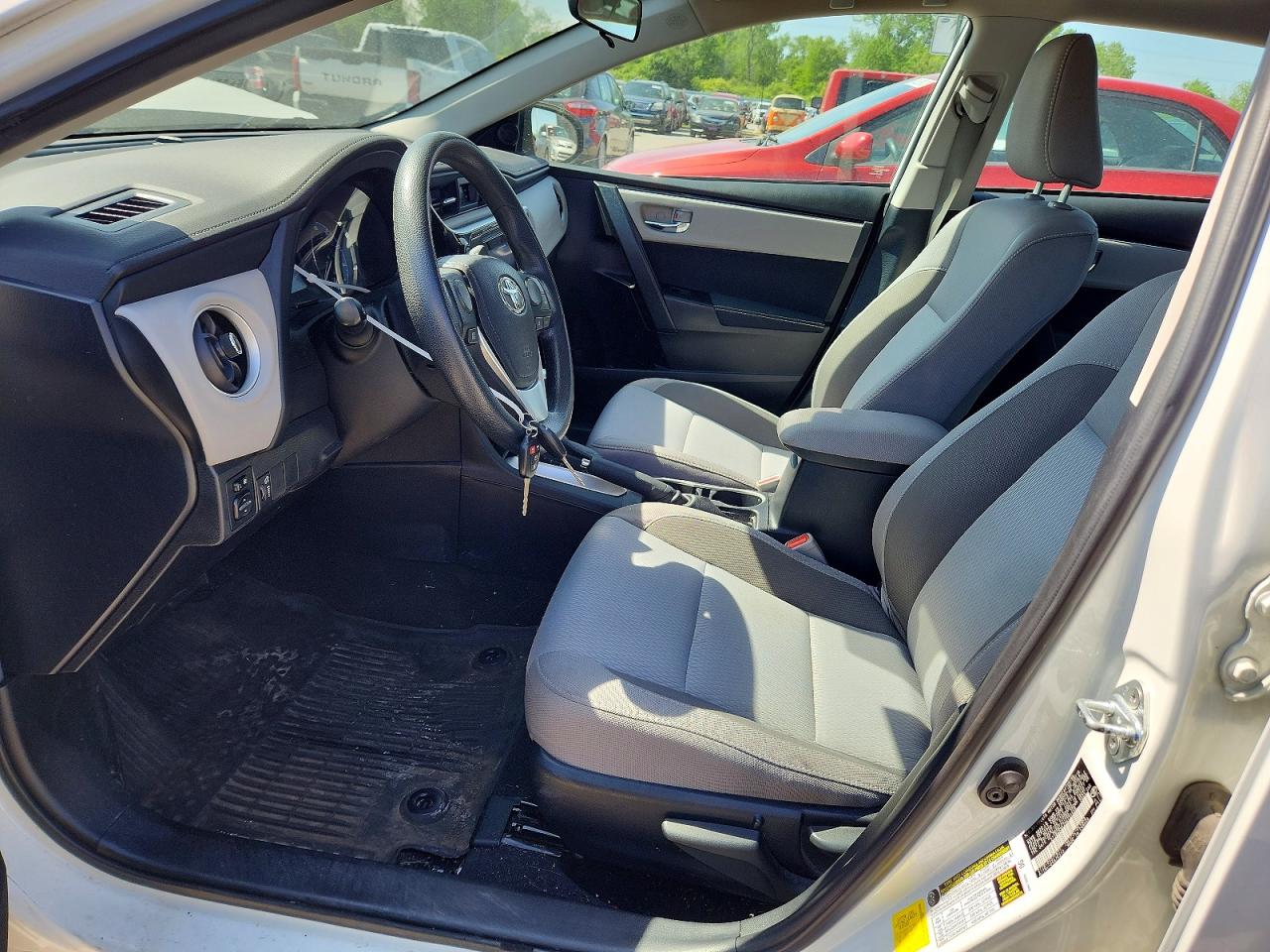 2017 TOYOTA COROLLA LE photo 13