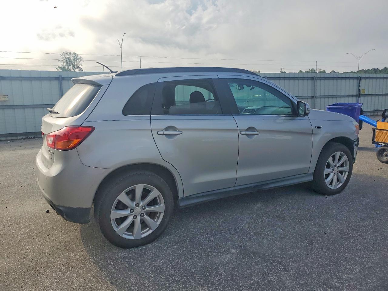 2015 MITSUBISHI OUTLANDER SPORT SE photo 5