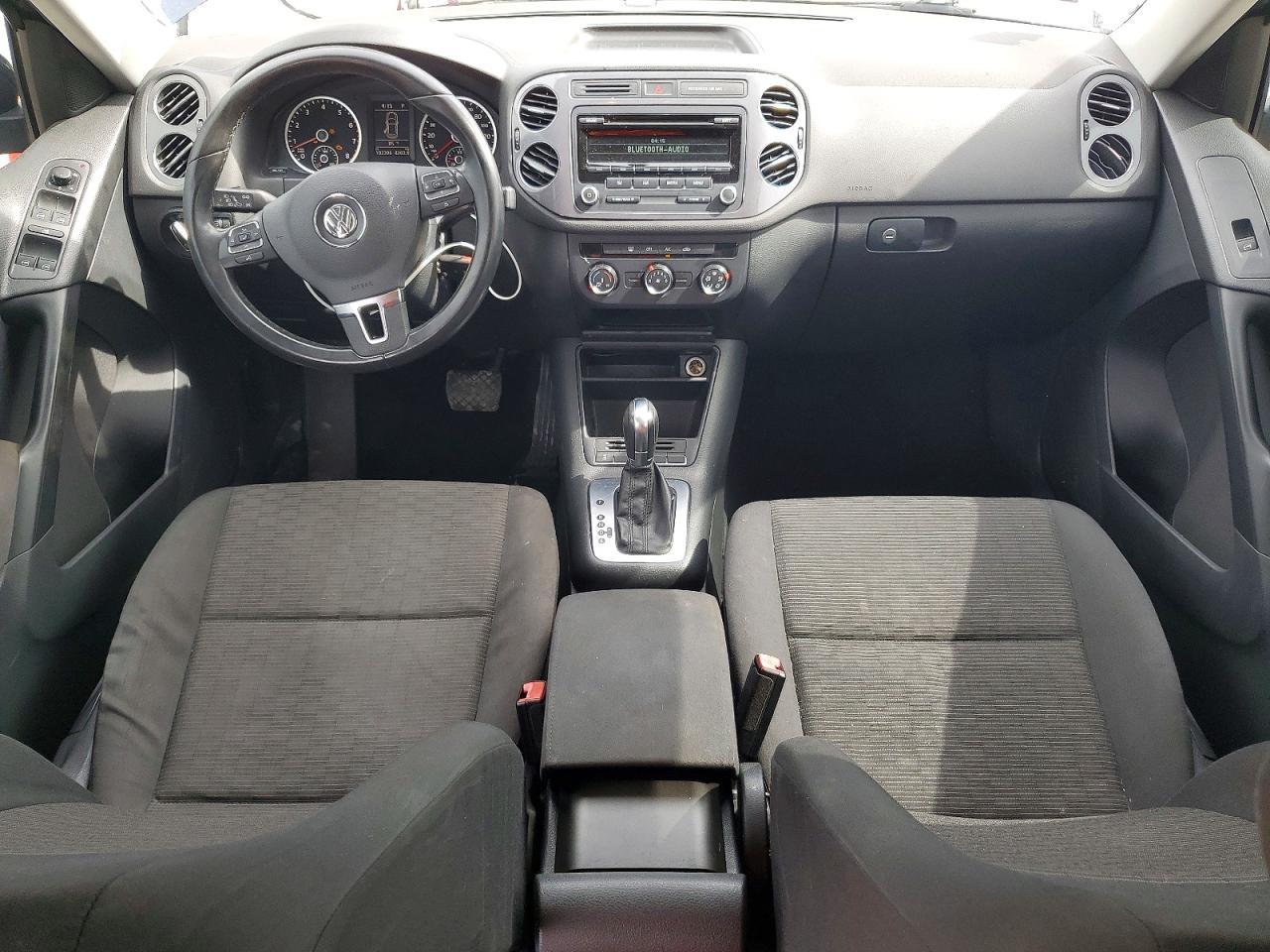 2013 VOLKSWAGEN TIGUAN S photo 15