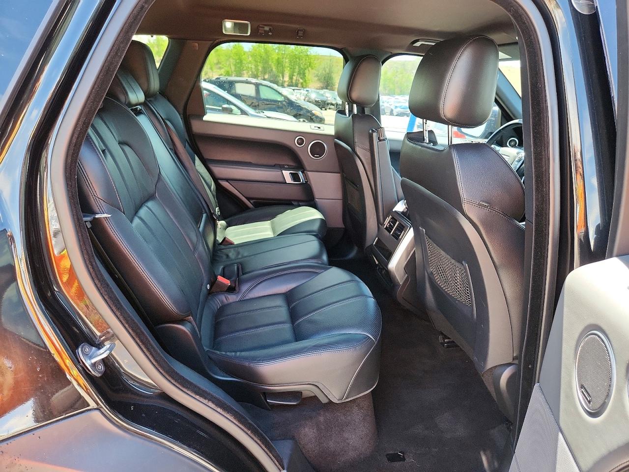 2015 LAND ROVER RANGE ROVER SPORT SE photo 21