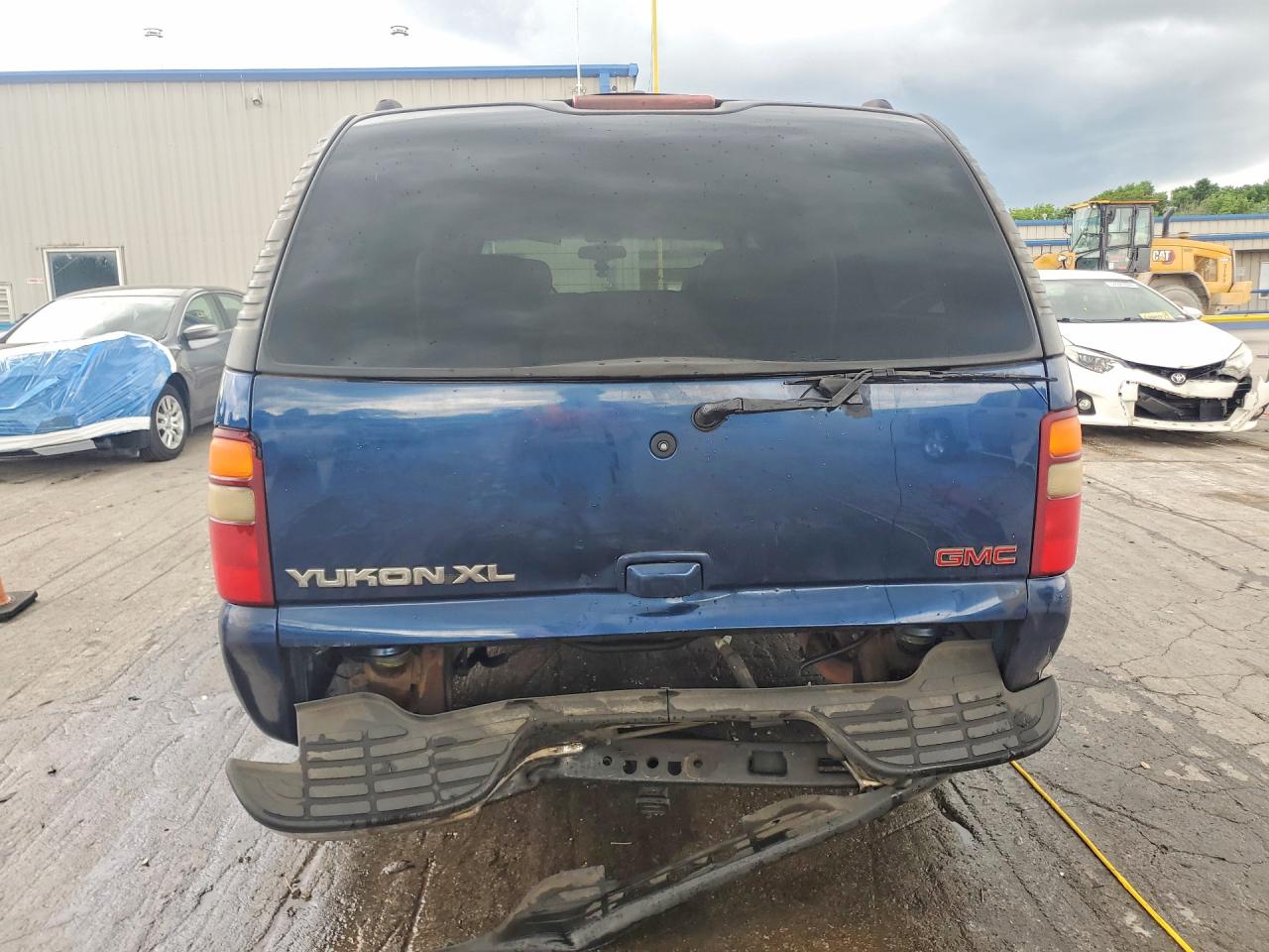 2002 GMC YUKON XL C1500 photo 11