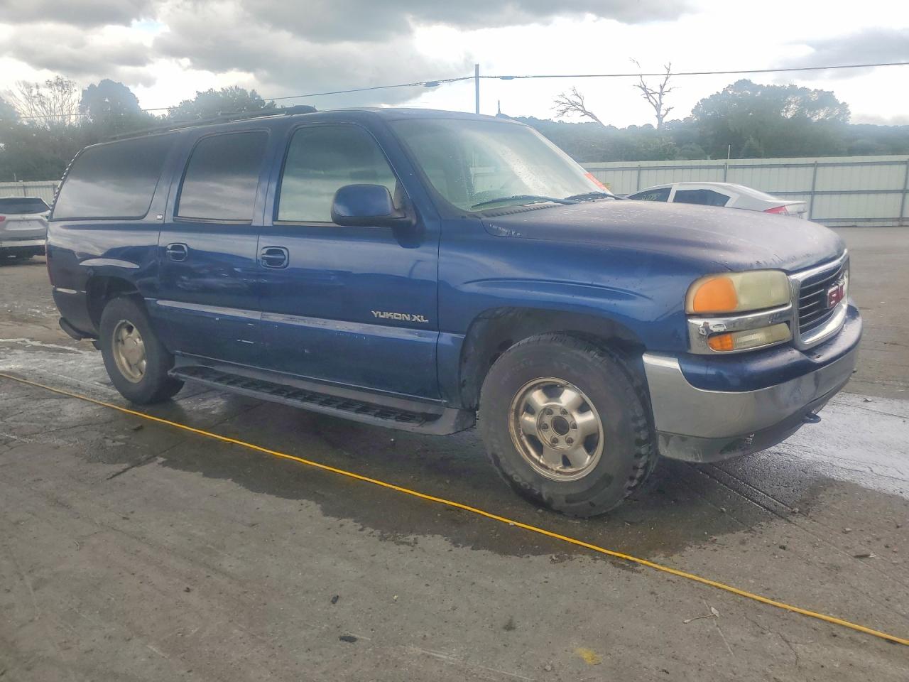 2002 GMC YUKON XL C1500 photo 7
