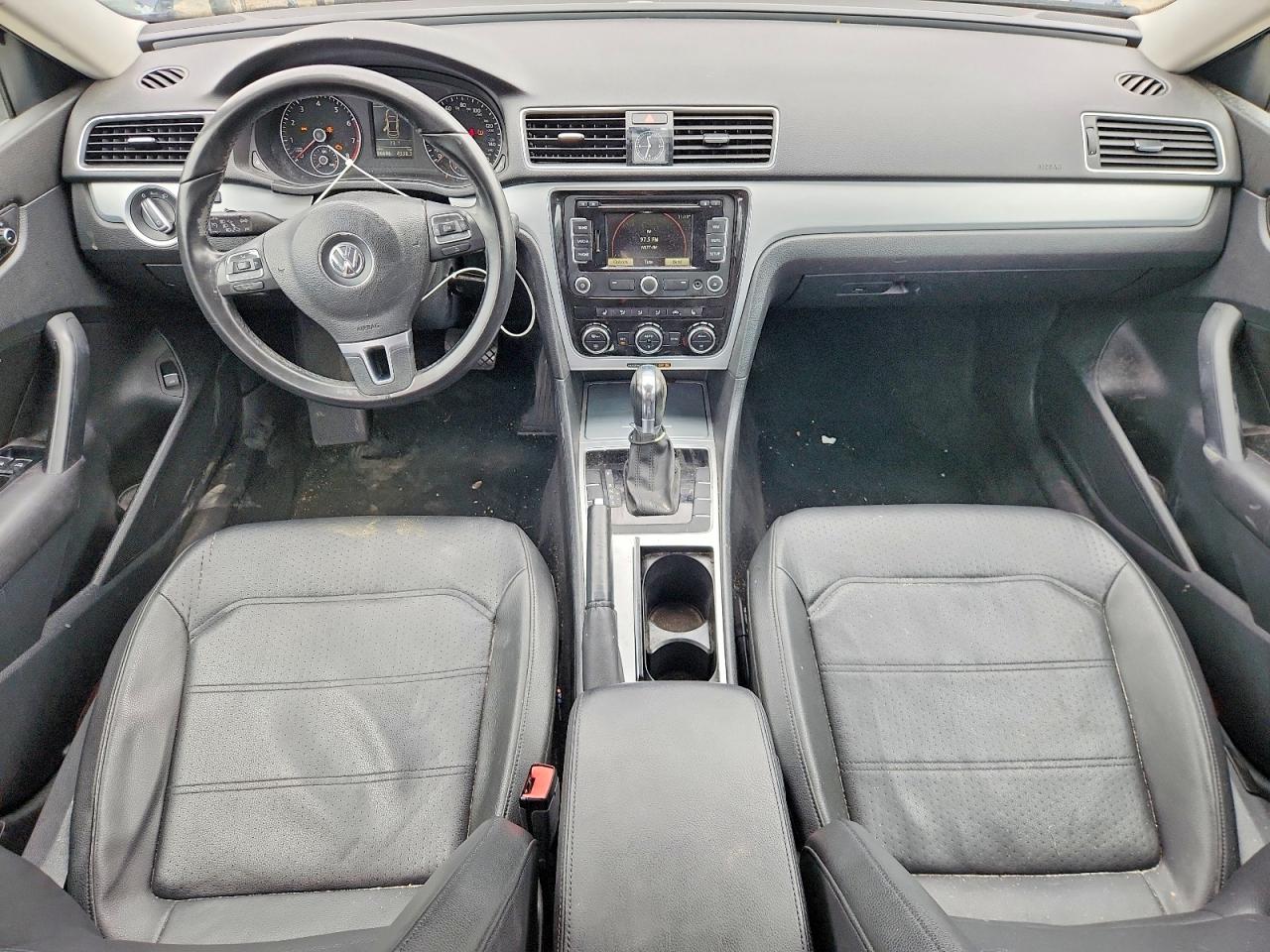 2012 VOLKSWAGEN PASSAT SE photo 22