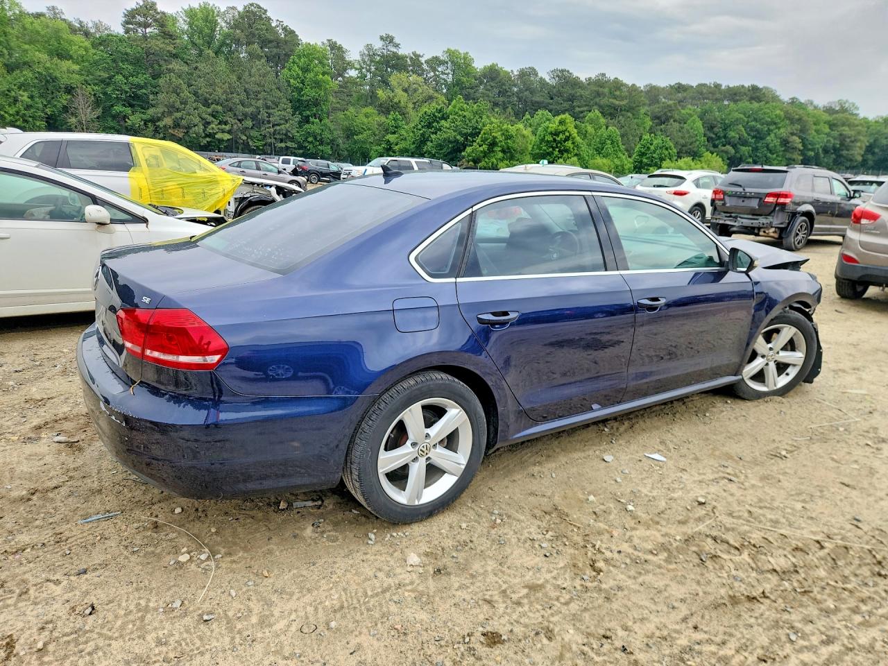 2012 VOLKSWAGEN PASSAT SE photo 7