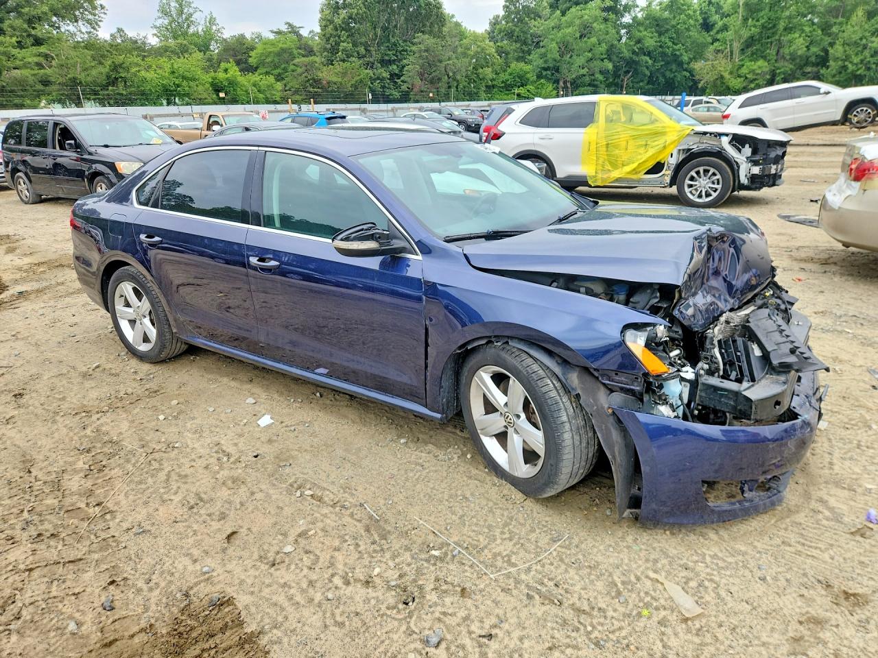 2012 VOLKSWAGEN PASSAT SE photo 10