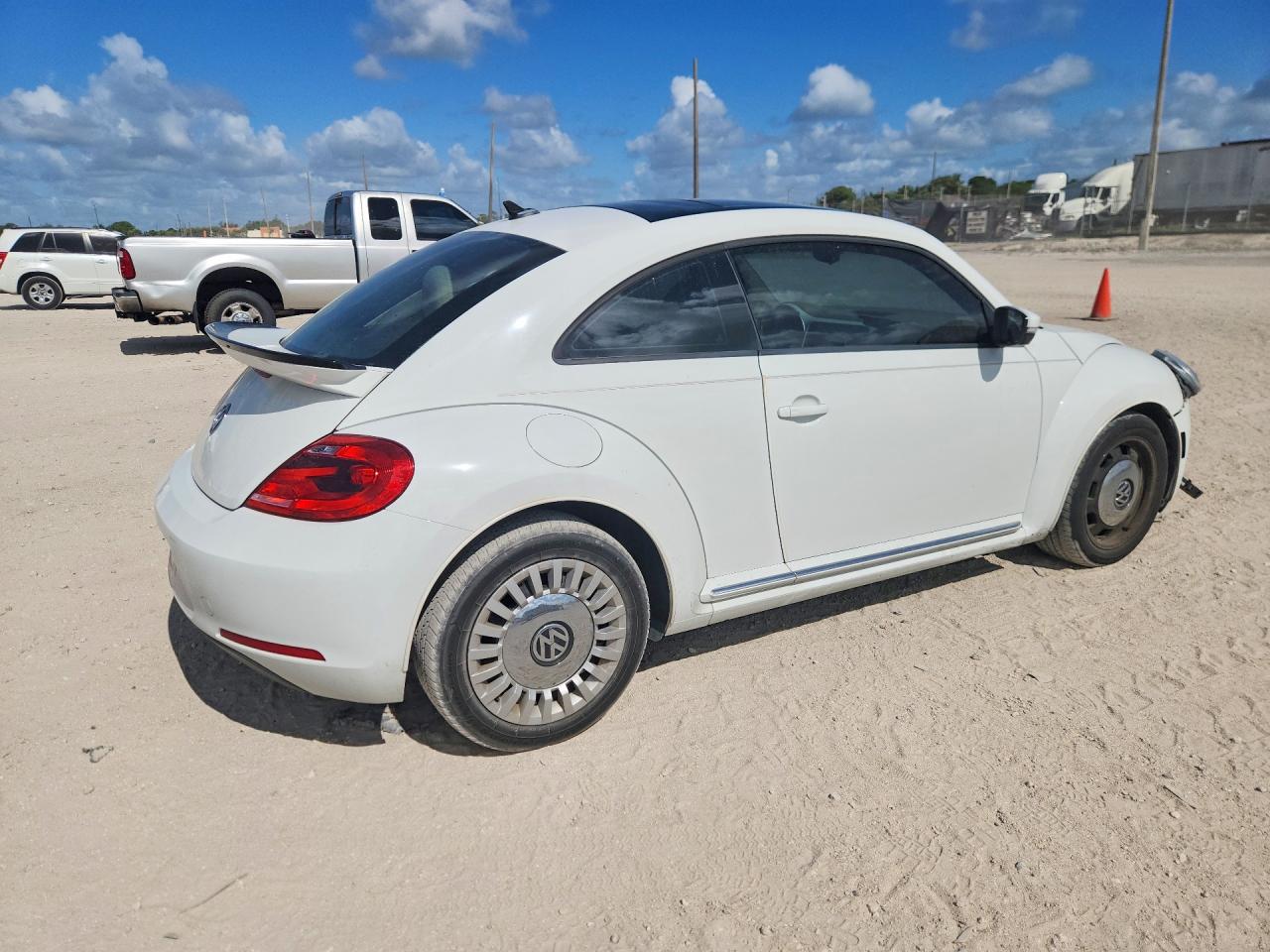 2015 VOLKSWAGEN BEETLE 1.8T photo 5